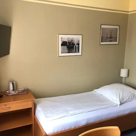 מלון Garni Hotel-pension Holum